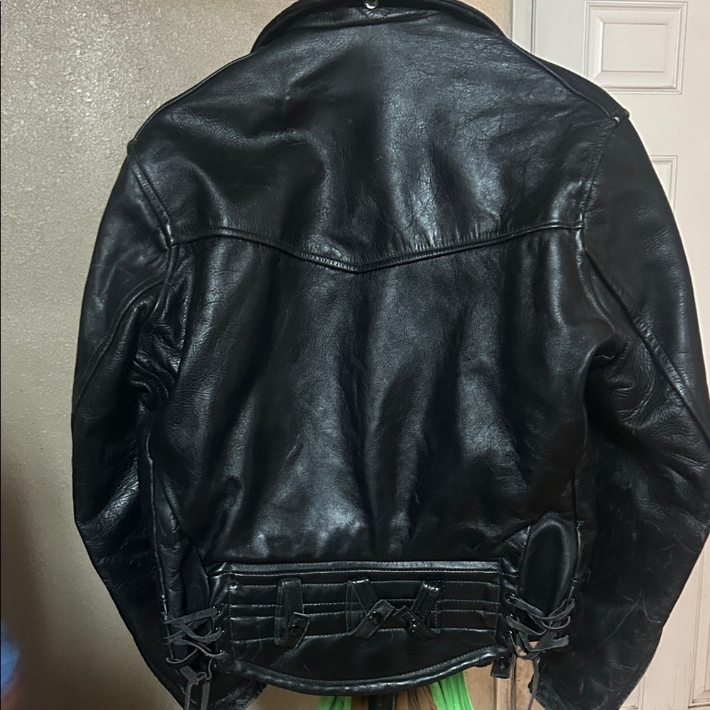 Women’s Leather Jacket - Picture 6 of 8